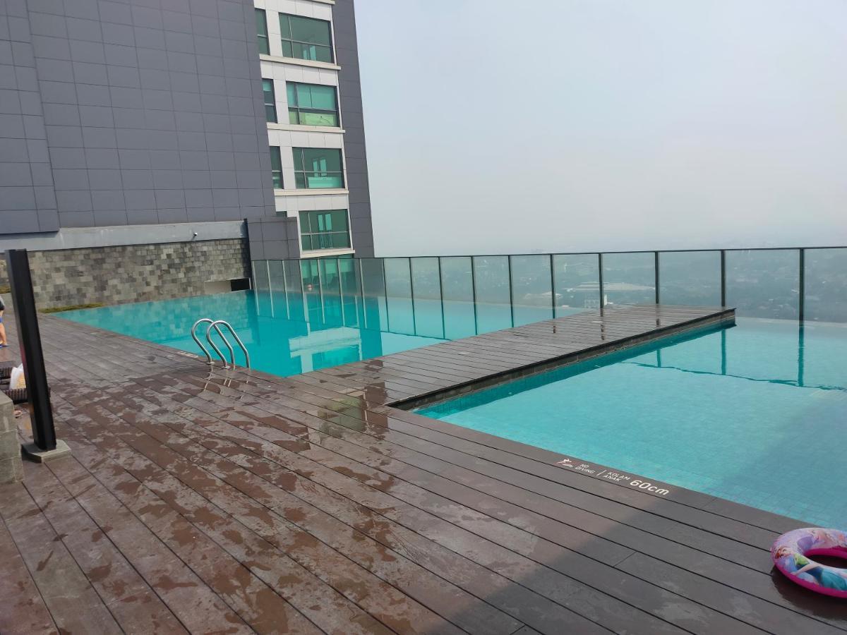 Super Penthouse Stmoritz Apartment, Lippomall Puri Indah Джакарта Екстериор снимка