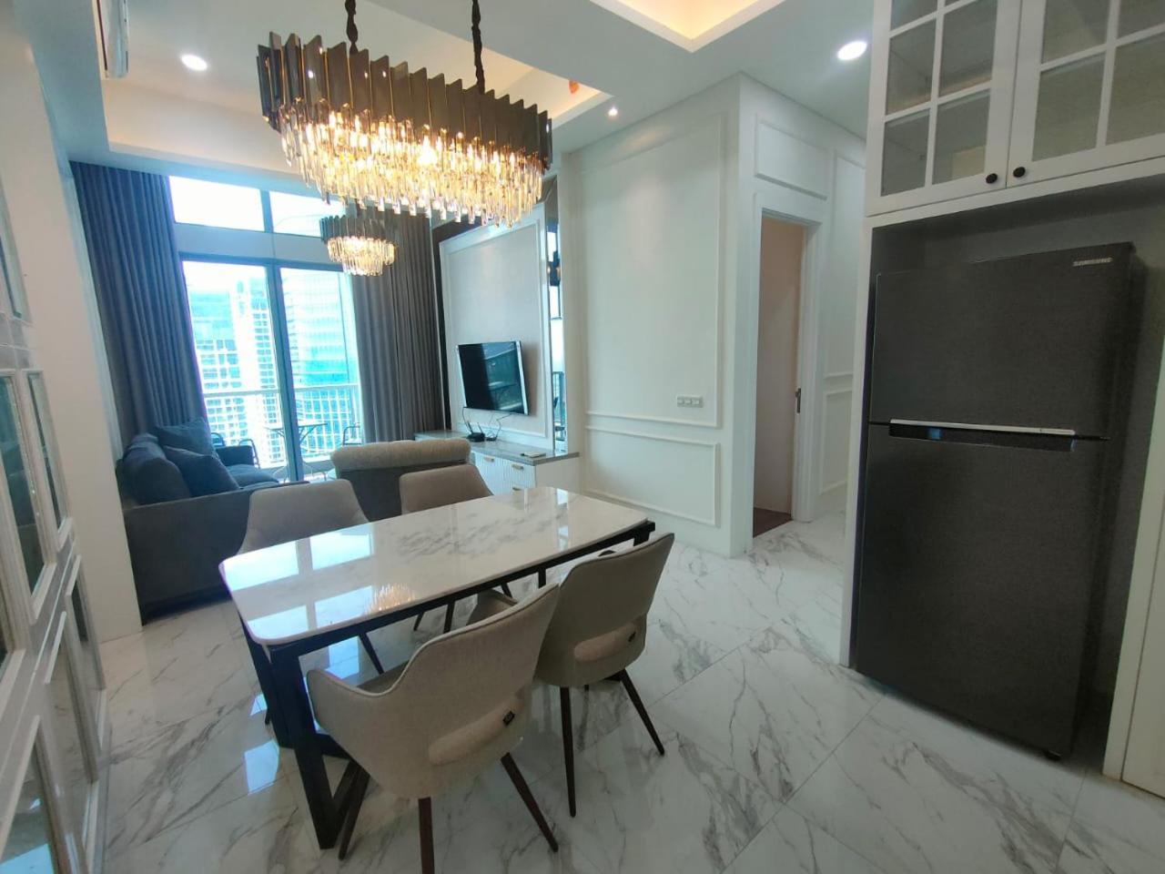 Super Penthouse Stmoritz Apartment, Lippomall Puri Indah Джакарта Екстериор снимка